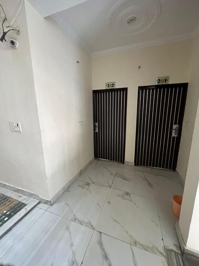 Hotel Devoy Inn By Namastexplorer Tapovan רישיקש מראה חיצוני תמונה