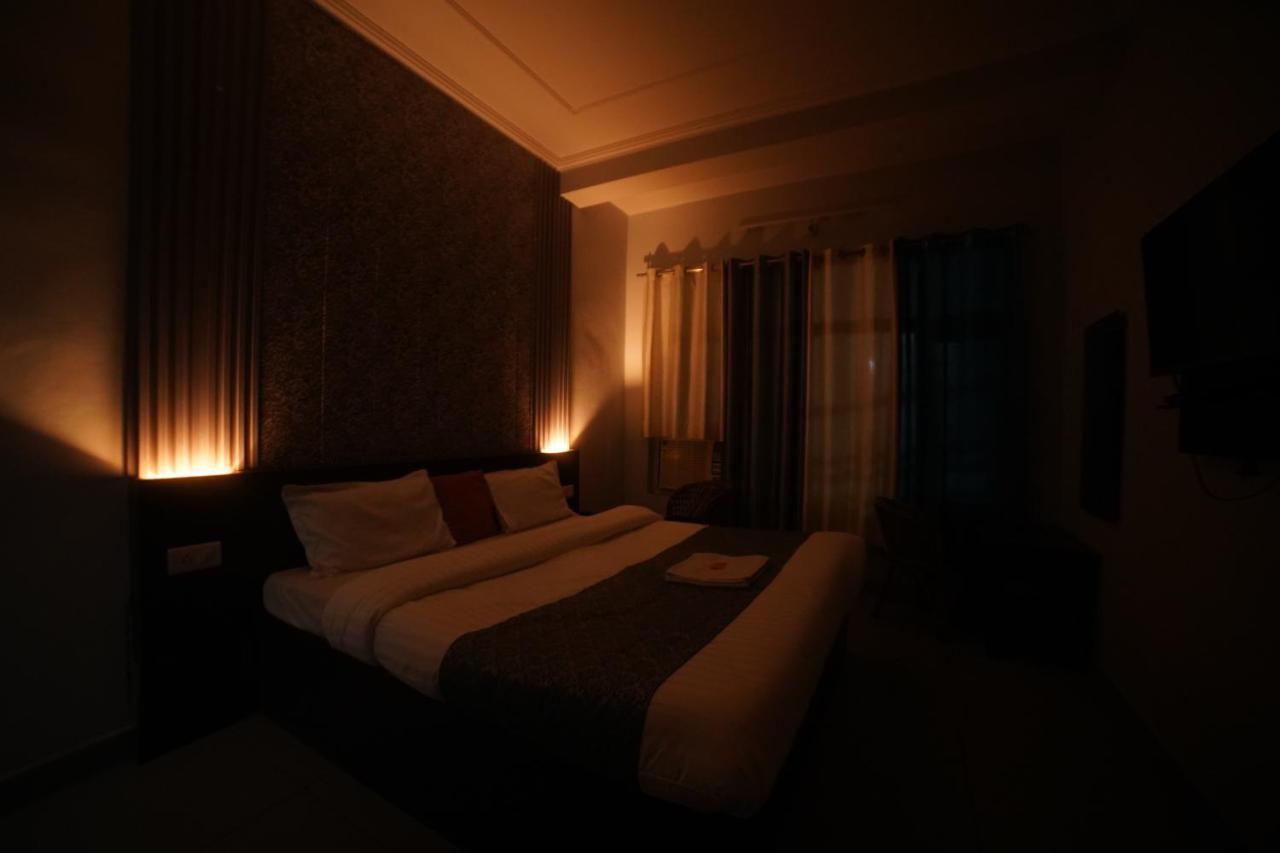 Hotel Devoy Inn By Namastexplorer Tapovan רישיקש חדר תמונה